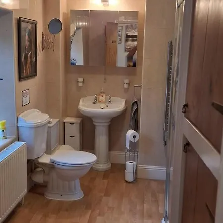 Ubytování v soukromí Moonraker With A View With Ensuite Shower *